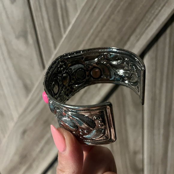 Cuff - Picture 3 of 3